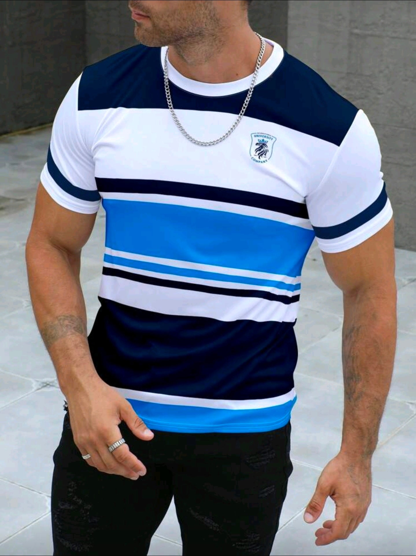 Polera OH ALPHA “Blue Stripes Elite – Edición Deportiva Casual”
