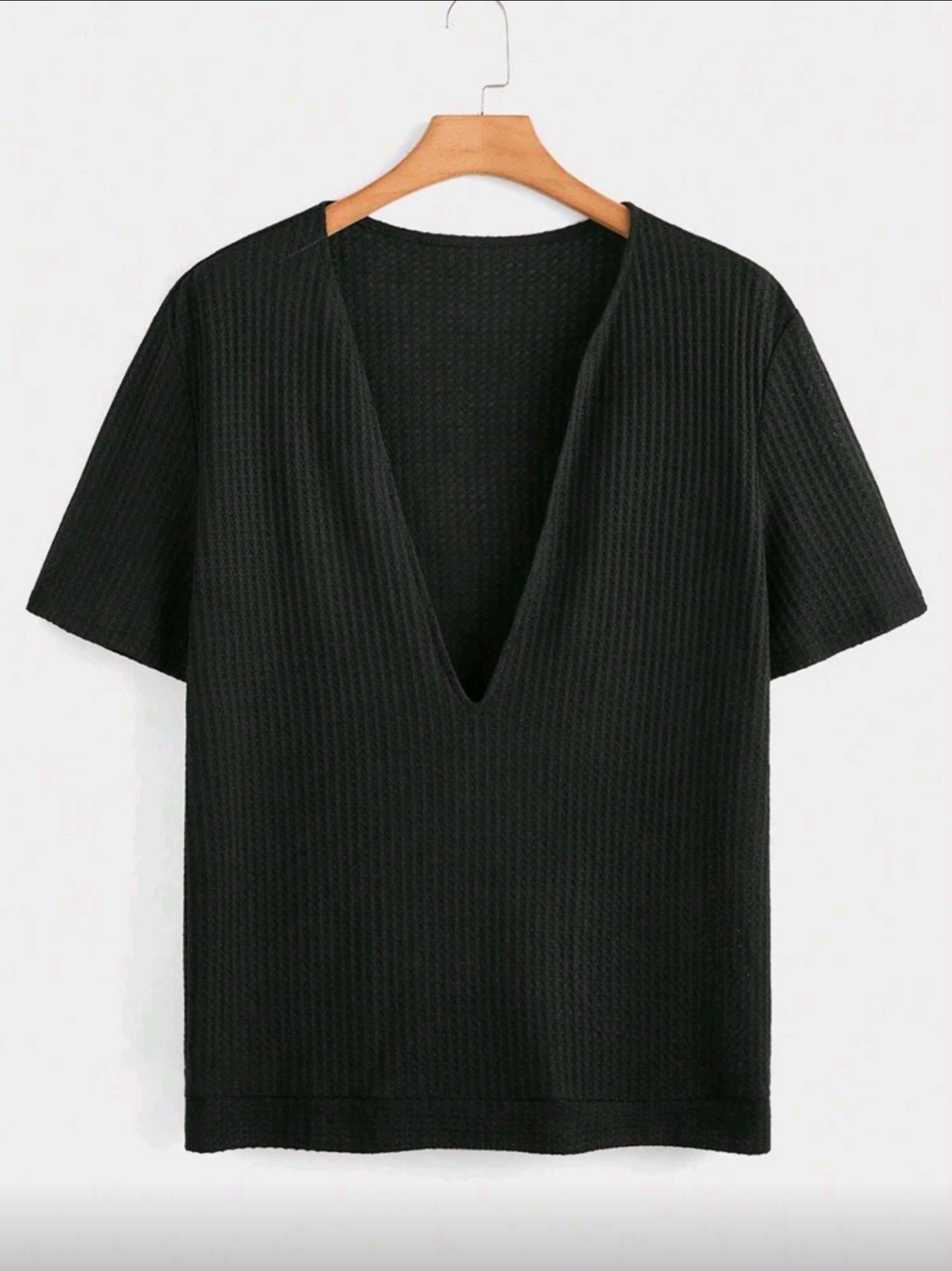 Camisa OH ALPHA “Deep V Black Texture” – Estilo Premium de Verano