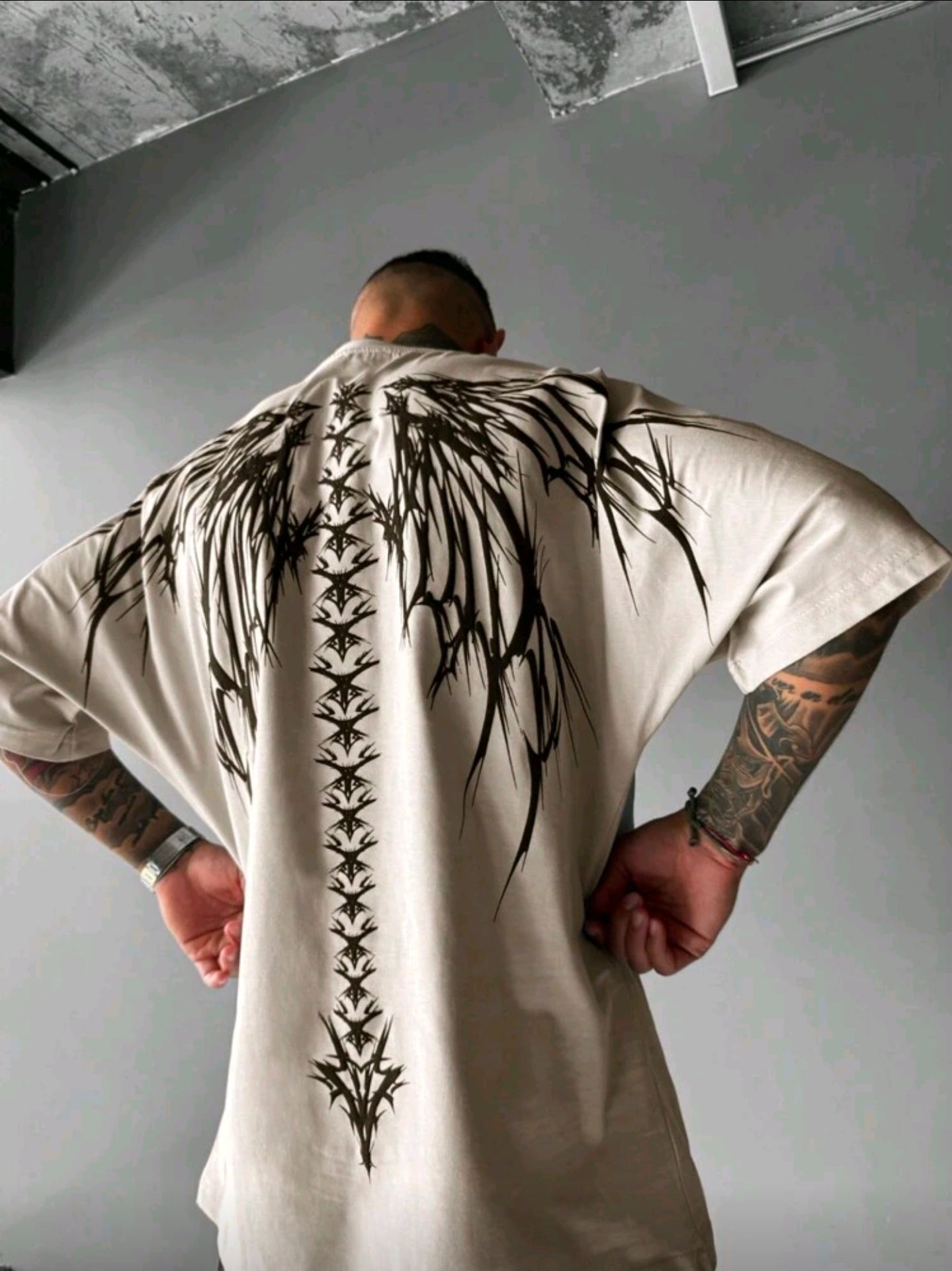 Polera OH ALPHA “Spine Tribal – Edición Vanguardia” Talla L y Xl