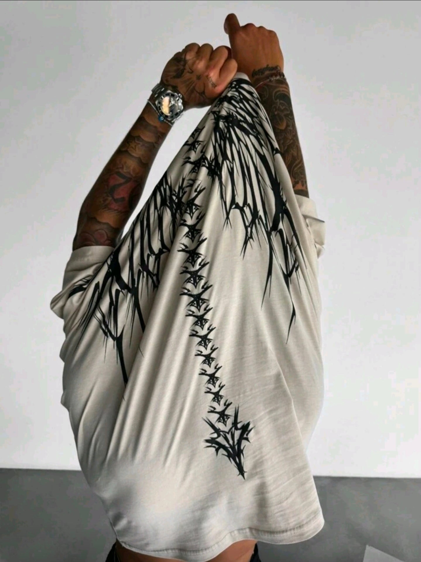 Polera OH ALPHA “Spine Tribal – Edición Vanguardia” Talla L y Xl