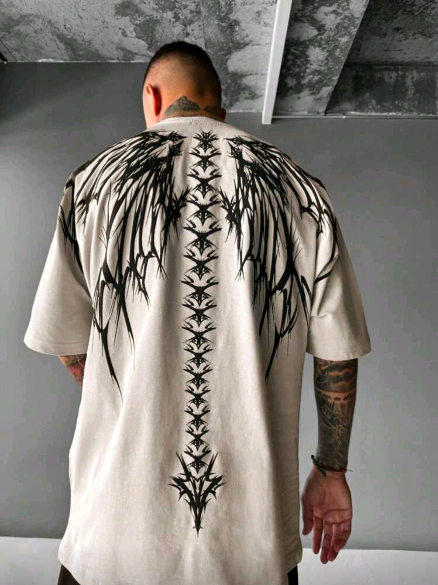 Polera OH ALPHA “Spine Tribal – Edición Vanguardia” Talla L y Xl