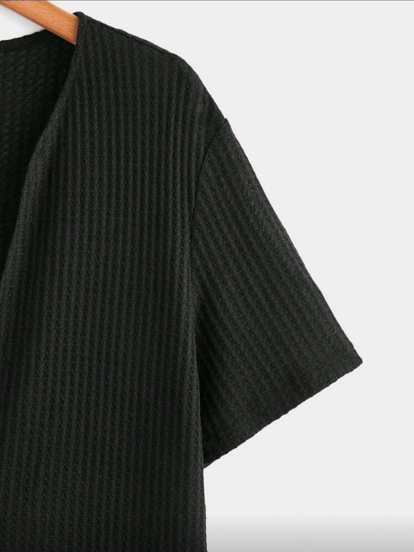 Camisa OH ALPHA “Deep V Black Texture” – Estilo Premium de Verano